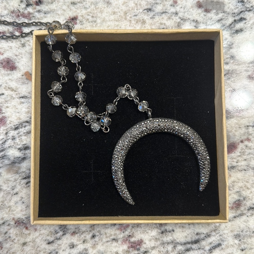 Statement necklace hook - Picture 2 of 2